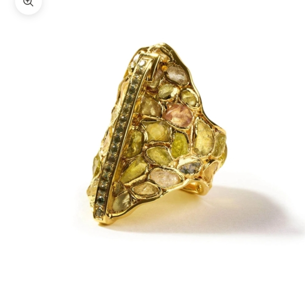 Exquisite Gold Ring with Multicolor Gemstones
